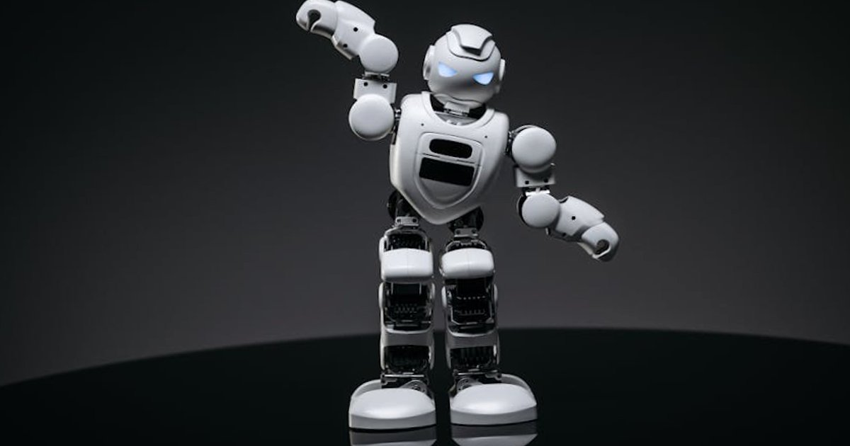 Claude Sonnet 4.6 – przełom w długim kontekście i obsłudze komputera dla biznesu