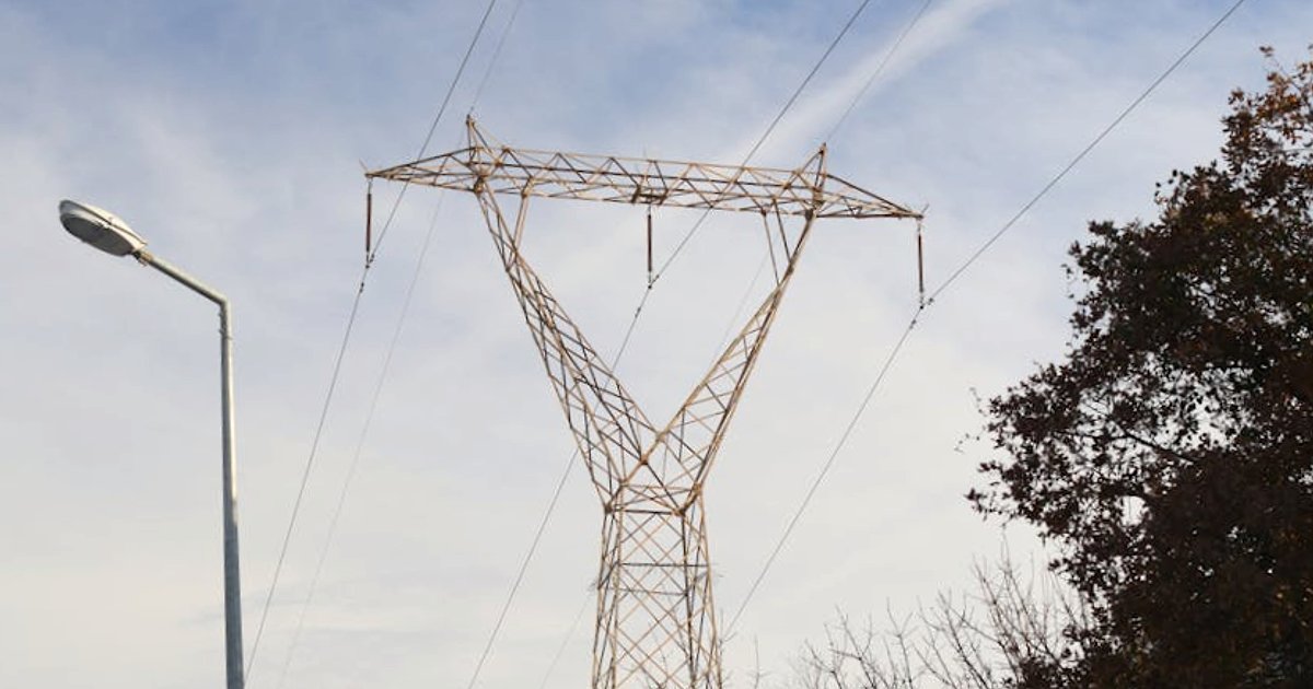 Czy ChatGPT naprawdę „pije wodę”? Ślad wodny sztucznej inteligencji bez mitów i paniki