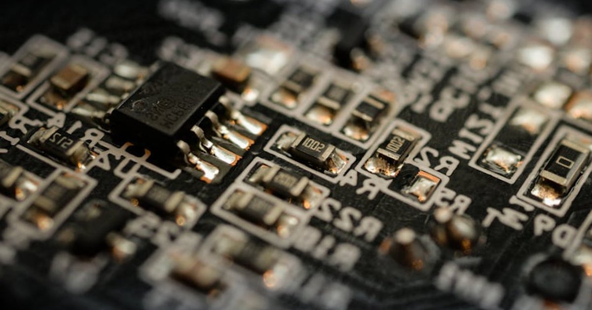 Ile prądu naprawdę zużywa AI? Co wynika z liczb i argumentów Sama Altmana