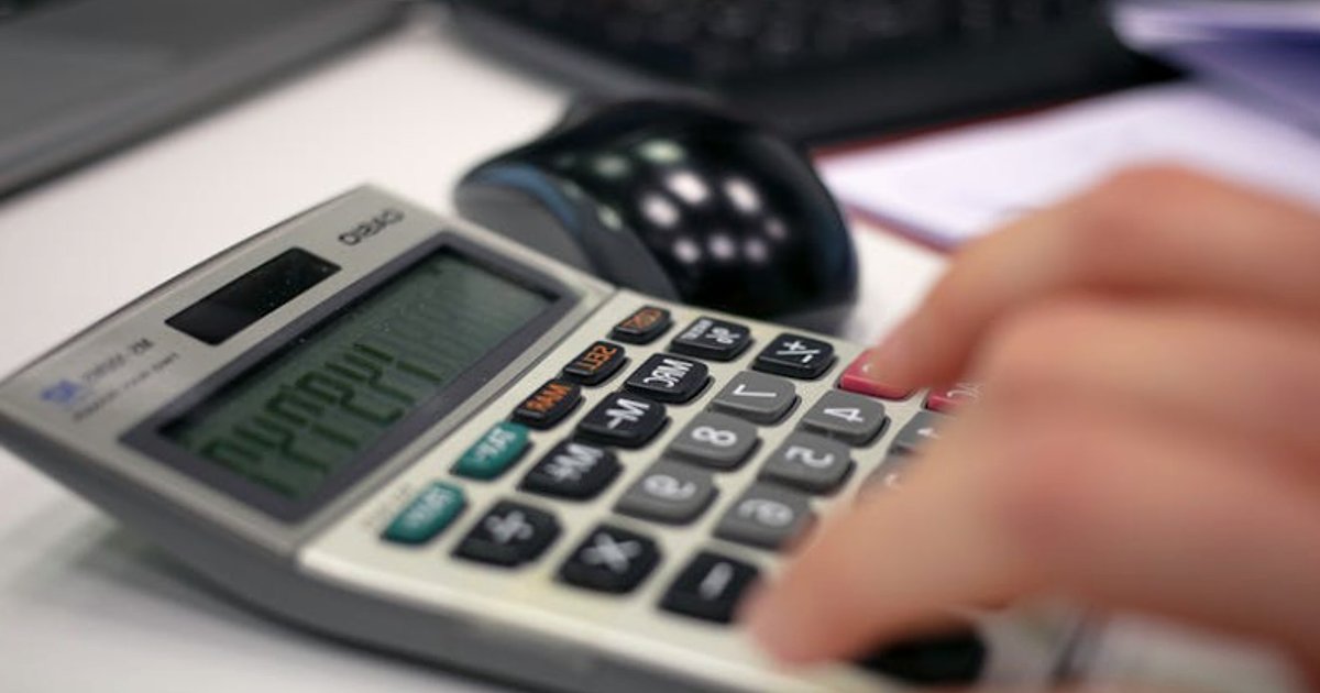 Jak nauka modeli językowych AI redefiniuje SEO i usługi contentowe marek