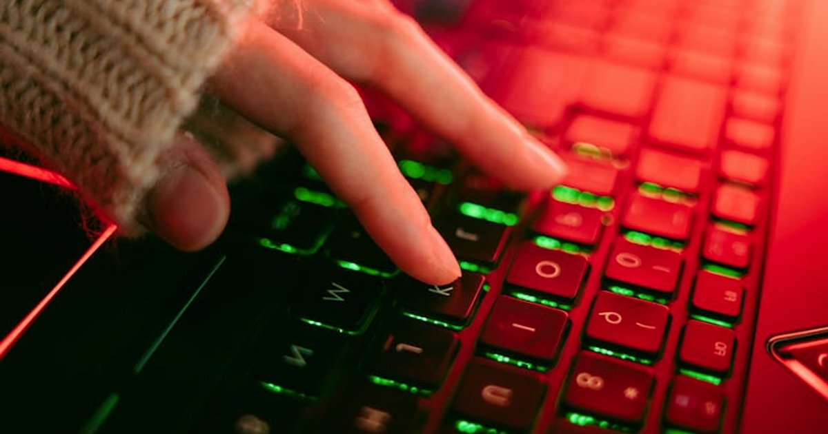 JavaScript w 2025 roku: które frameworki naprawdę wspierają biznes, SEO i rozwój serwisu