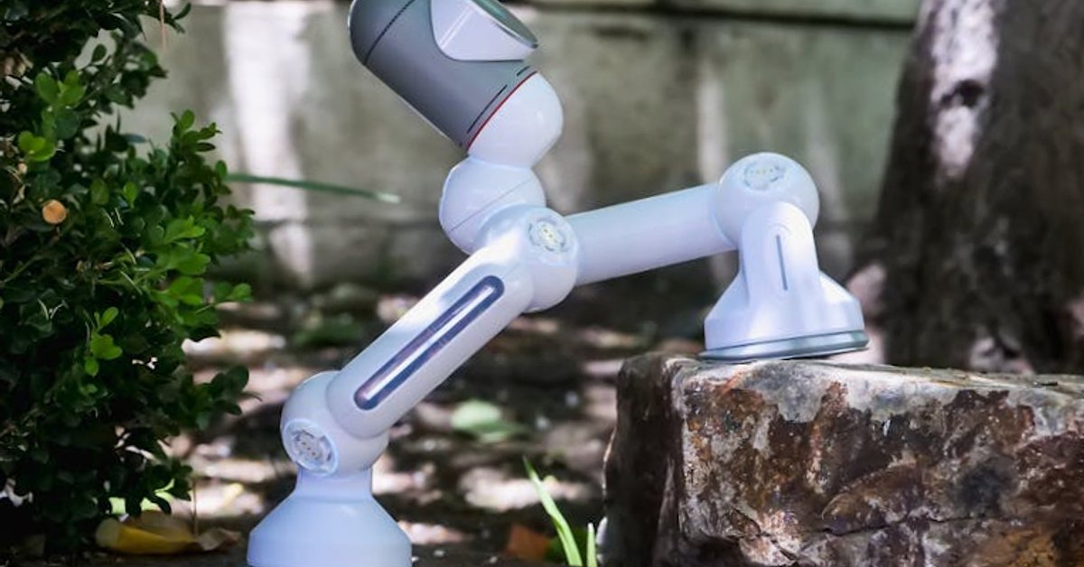 Które AI jest najbardziej uprzedzone? Czego uczy nas raport ADL o antysemityzmie w chatbotach