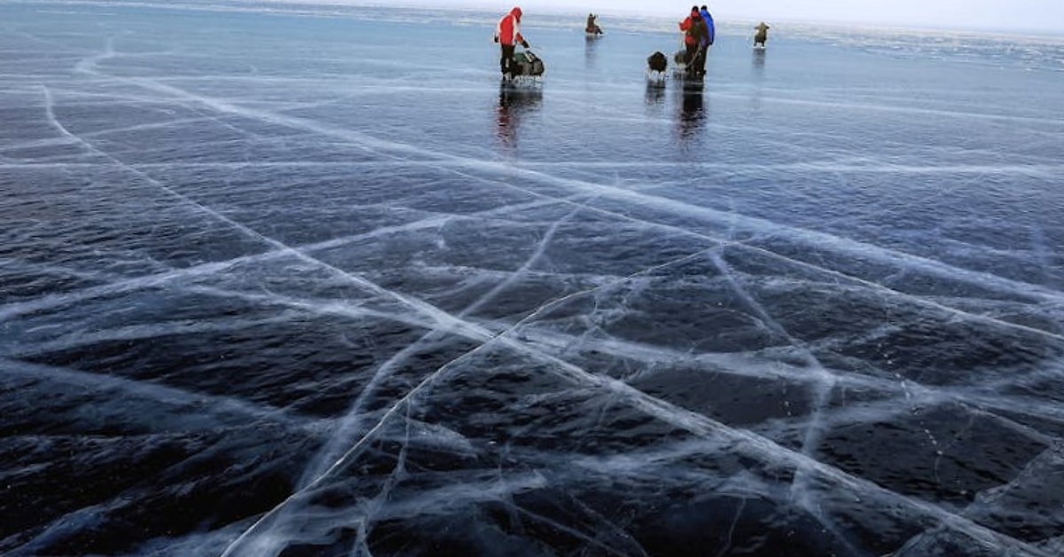 Marznący deszcz i gołoledź nad Polską: jak bezpiecznie przetrwać wyjątkowo śliską aurę