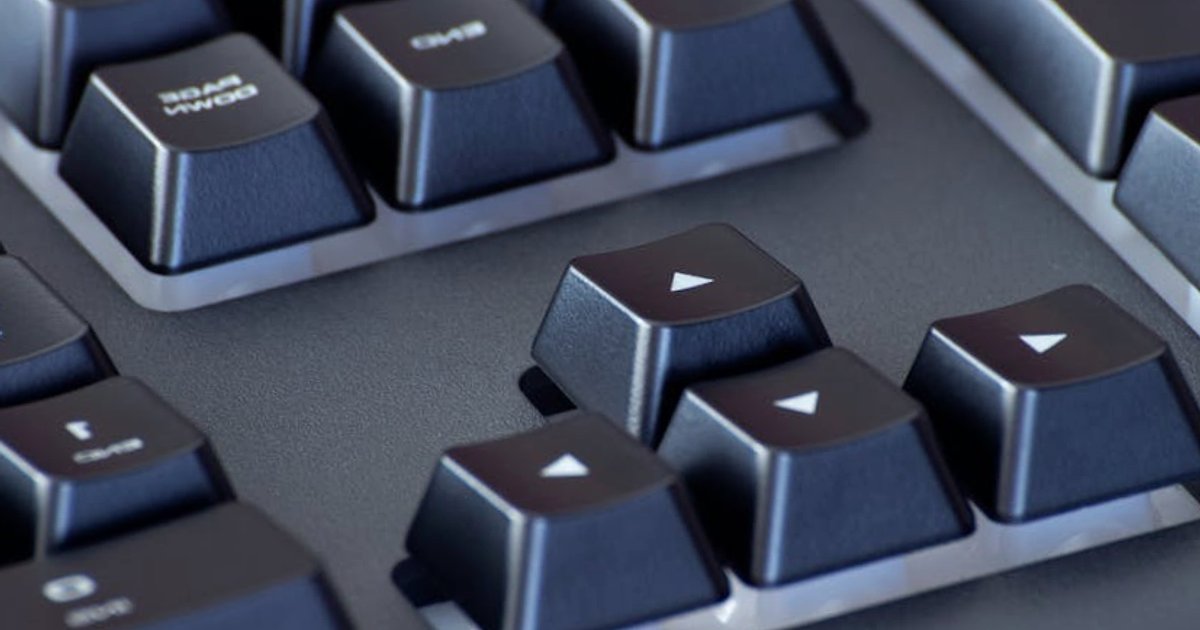 Next.js vs czysty React: jaką architekturę wybrać dla lepszego SEO i Core Web Vitals?