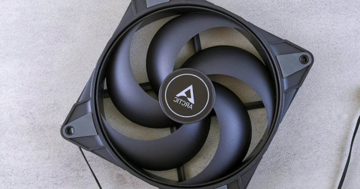 Okno kontekstu 1 mln tokenów w Claude Sonnet 4.6: przełom dla biznesu czy tylko marketing AI?