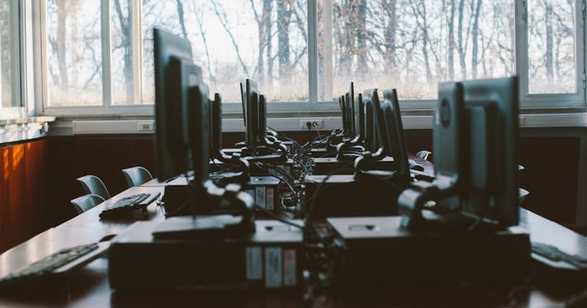 Reklamy w ChatGPT: jak model biznesowy zmieni przyszłość darmowej AI