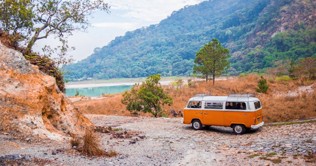 Bezpieczne kierunki 2026: jak zmiany klimatu, alerty i erozja zmieniają mapę podróży Europejczyków