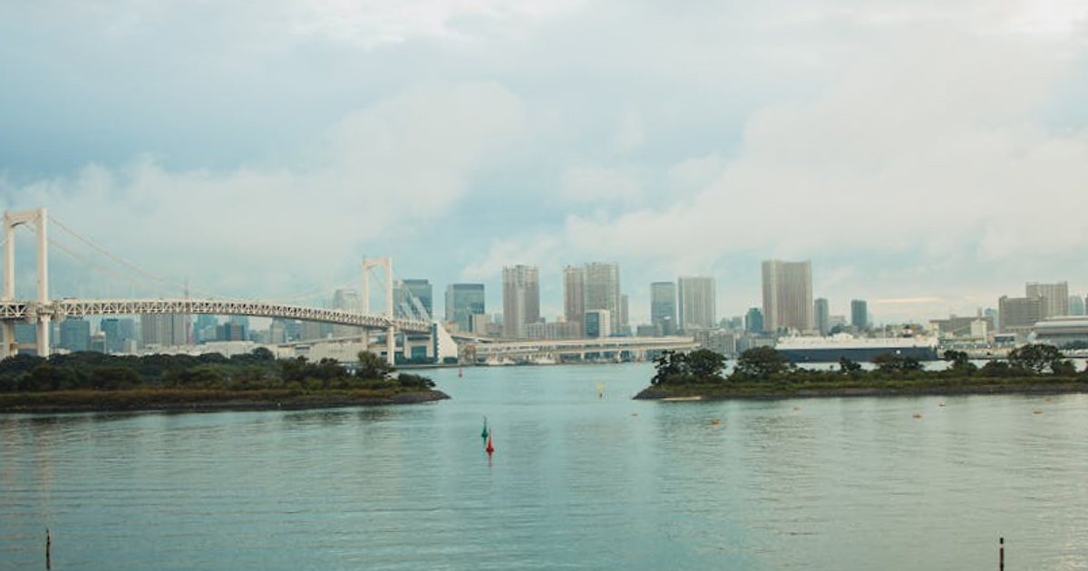 Czerwiec w Japonii: hortensje, mgła i deszcz jako atut podróży