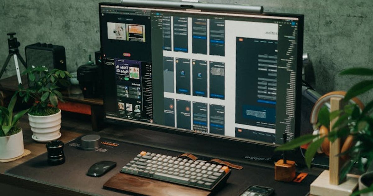 Gemini na macOS kontra ChatGPT i Claude: który asystent AI wygra biurko użytkowników Apple?