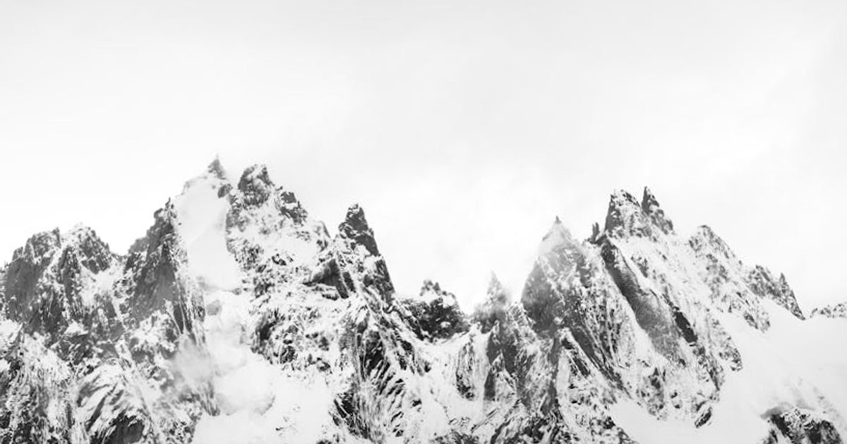 Jak czytać ostrzeżenia MSZ przy planowaniu wyjazdów 2025/2026 – praktyczny przewodnik dla turystów