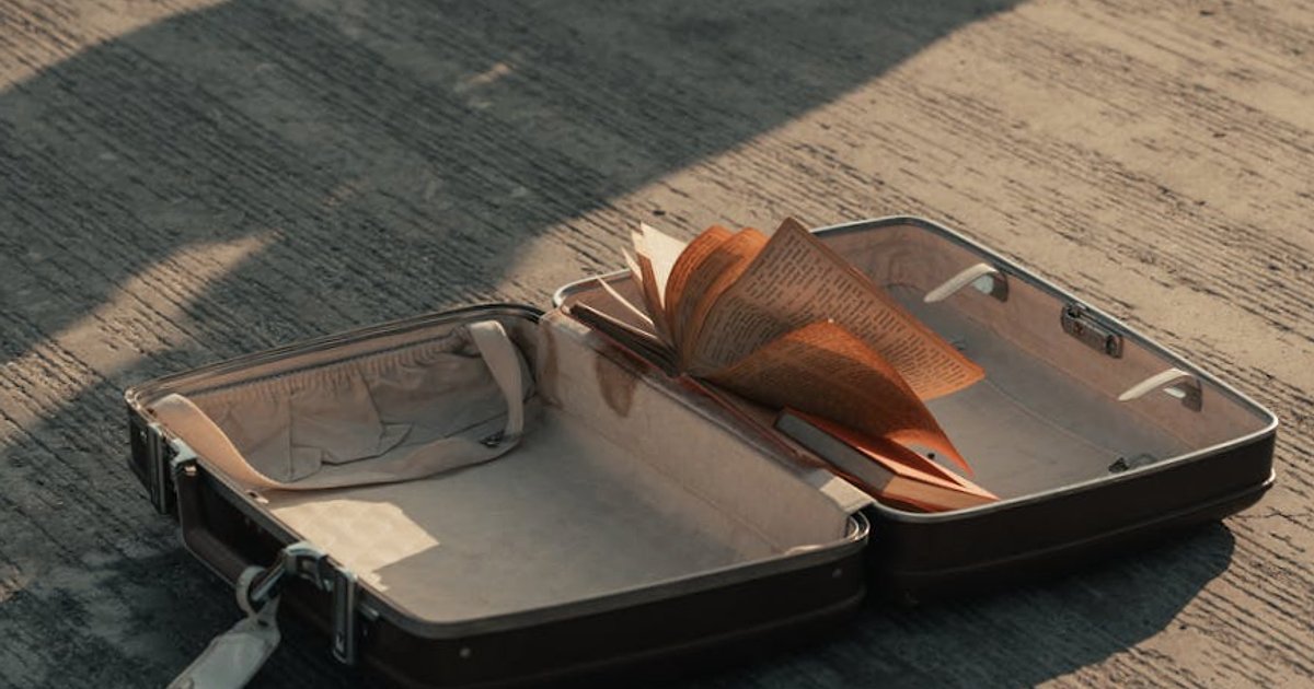 Jaką walizkę wybrać w 2026 roku? Kompletny przewodnik po bagażu do samolotu