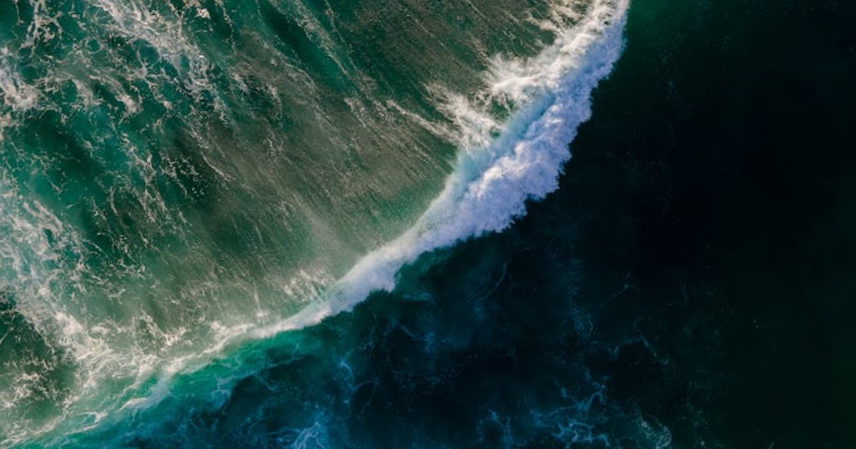 Nowe technologie prognoz tsunami do 2026 roku: kable oceaniczne, czujniki dna i sztuczna inteligencja