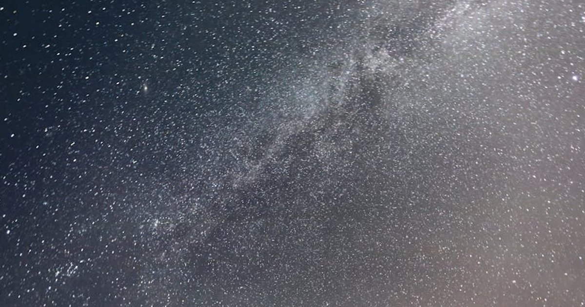 Pamięć w Claude za darmo: jak nowa funkcja zmienia sposób pracy z chatbotami AI