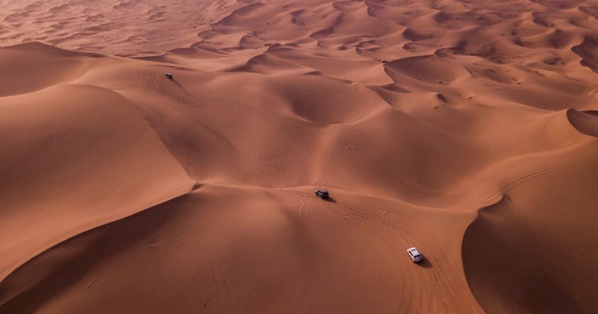 Ropa powyżej 100 USD: co oznacza dla cen paliw, inflacji i złotego w Polsce?