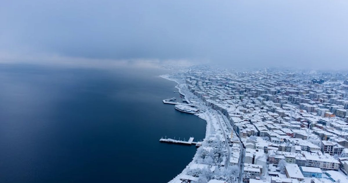 Turcja w maju z dziećmi: pogoda, bezpieczeństwo i praktyczny plan dnia dla rodzin