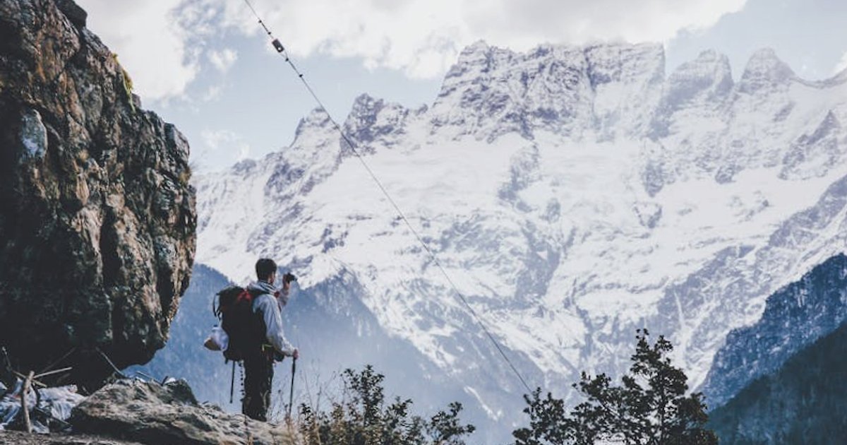 Wojna, zamieszki i sankcje: jak konflikty 2025–2026 zmienią latanie i wybór tras przesiadkowych