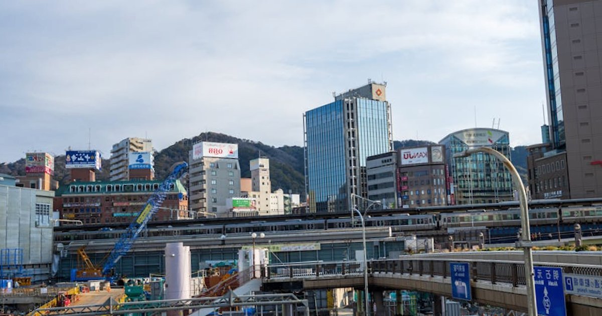 Arima Onsen pod Kobe: czy warto zostać na noc? Praktyczny przewodnik bez ściemy