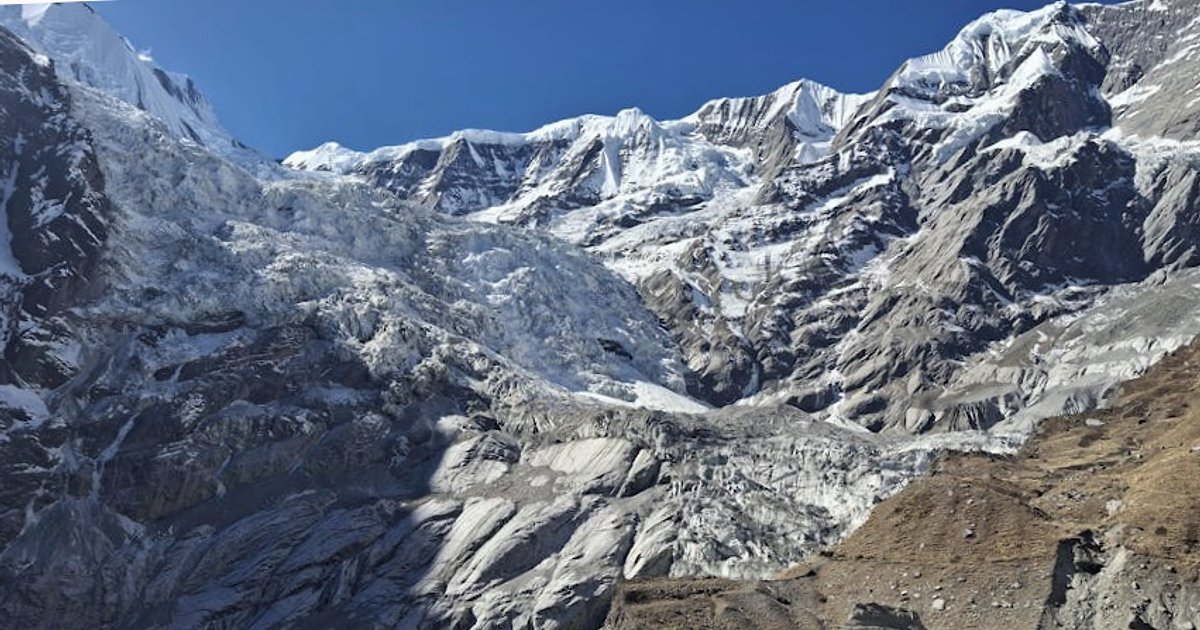 Budżet na Annapurna Base Camp w 2024: ile naprawdę kosztuje dzień w górach (solo vs. z biurem)?