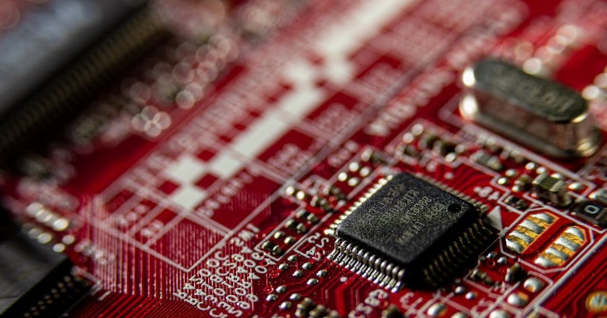 Od vibe coding do realnej nauki: jak używać AI, żeby naprawdę nauczyć się programować