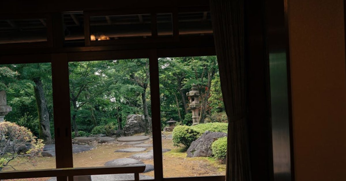 Onseny a nadturystyka w Japonii: jak znaleźć spokojną kąpiel mimo tłumów