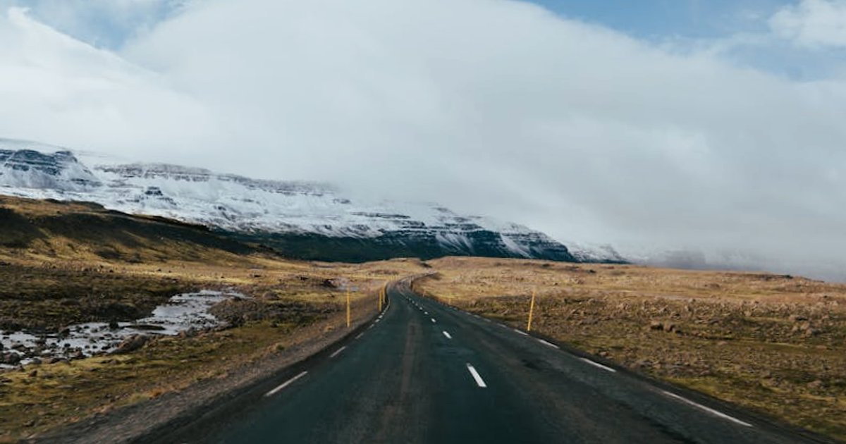 Roadtrip po Europie bez stresu: przepisy, winiety i ubezpieczenia, o których mało kto pamięta