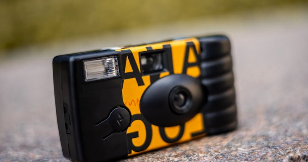 Tokio dla początkujących analogowców: gdzie kupić pierwszy aparat i nie zwariować