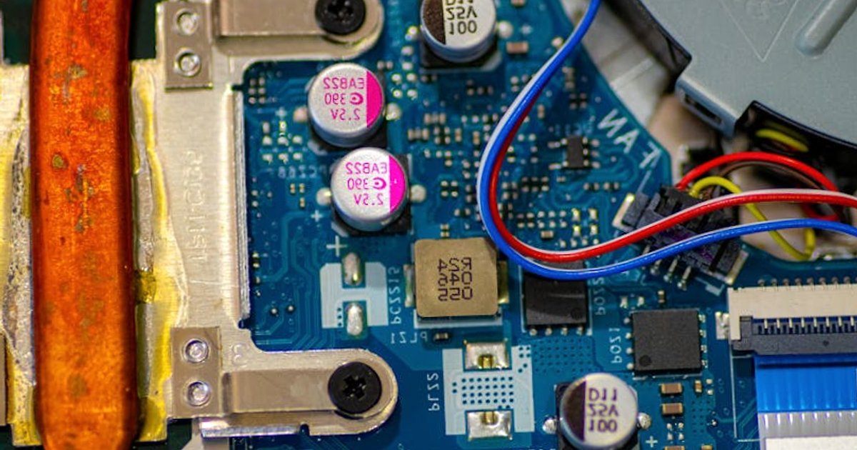 Vibe coding a no‑code na mobile: które podejście wybrać do swojej aplikacji?